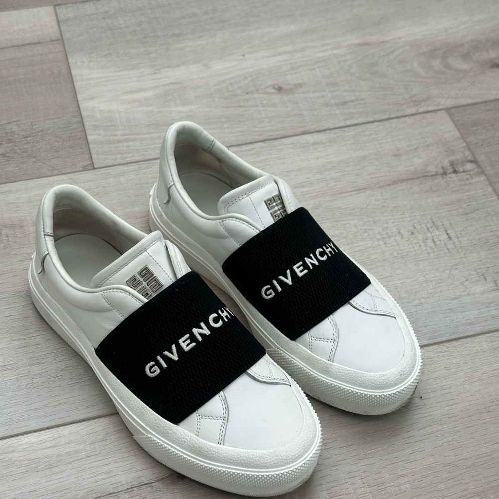 Givenchy Sneakers